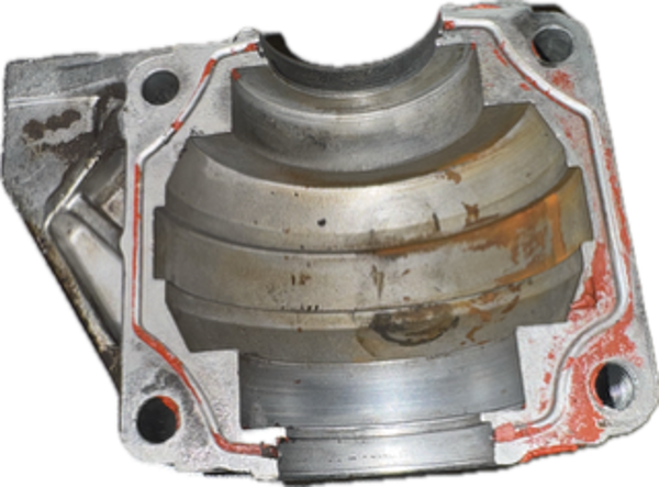 Carter inferieur occasion origine STIHL 039  Référence 1127-021 2500 / 1127 021 2500 / 1127-021-2500 / 11270212500