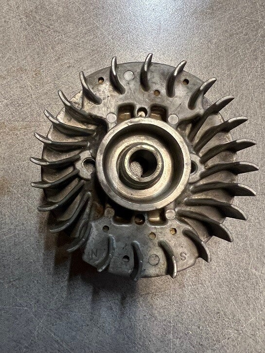 ROTOR - Occasion Origine STIHL FS360 - FS420 - FS500 - FS550 - Référence 4116-400 1200 / 4116 400 1200 / 4116-400-1200 / 41164001200