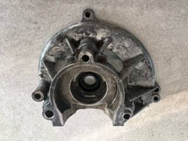 Demi carter de vilebrequin, côté ventilateur occasion origine STIHL HS75 - Référence 4137-021 0760 / 4137 021 0760 / 4137-021-0760 / 41370210760