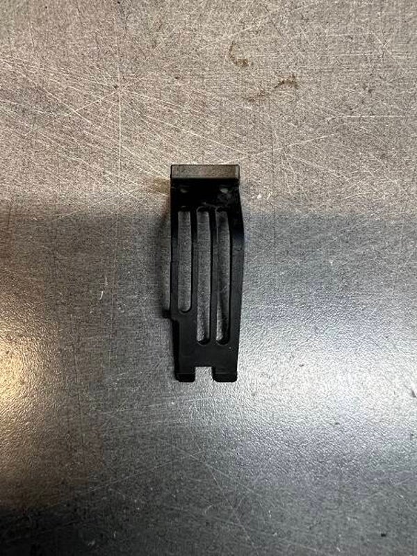 Piece de protection - OCCASION Origine Stihl - HT75 - HL75 - Référence 4137-084 2200 / 4137 084 2200 / 4137-084-2200 / 41370842200