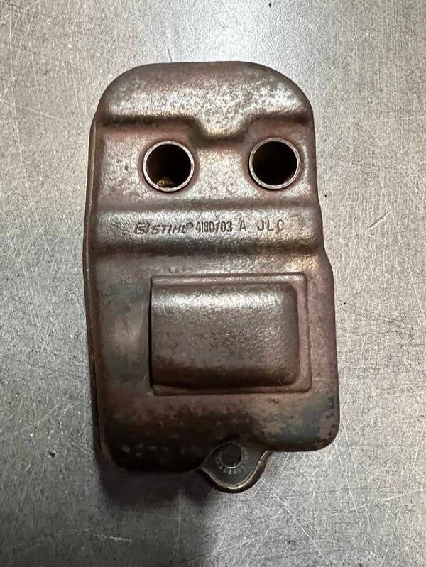 Silencieux - FS130 - FS131 - FS310 - HT100 - HT101 occasion origine STIHL - Référence 4180-140 0603 / 4180 140 0603 / 4180-140-0603 / 41801400603