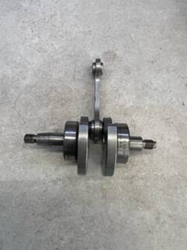 Vilebrequin occasion origine STIHL - HS45 - Référence 4228-030 0402 / 4228 030 0402 / 4228-030-0402 / 42280300402