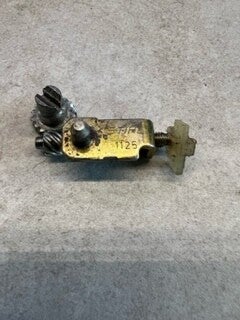 Jeu de pignon droit et vis de tension complet occasion Origine STIHL MS260 - MS240 - 024 - 026 - Référence 1125-007 1021 / 1125-007 1021 / 1125-007 1021 / 1125-007 1021