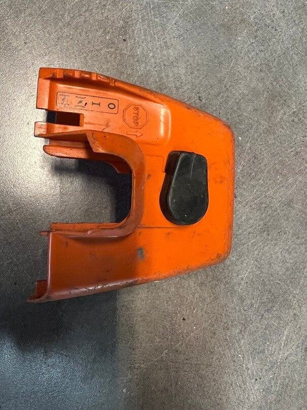 Couvercle de filtre à air - Origine STIHL MS260 - MS240 - 024 - 026 - Occasion - Référence  1121-140 1915 / 1121-140-1915 / 11211401915