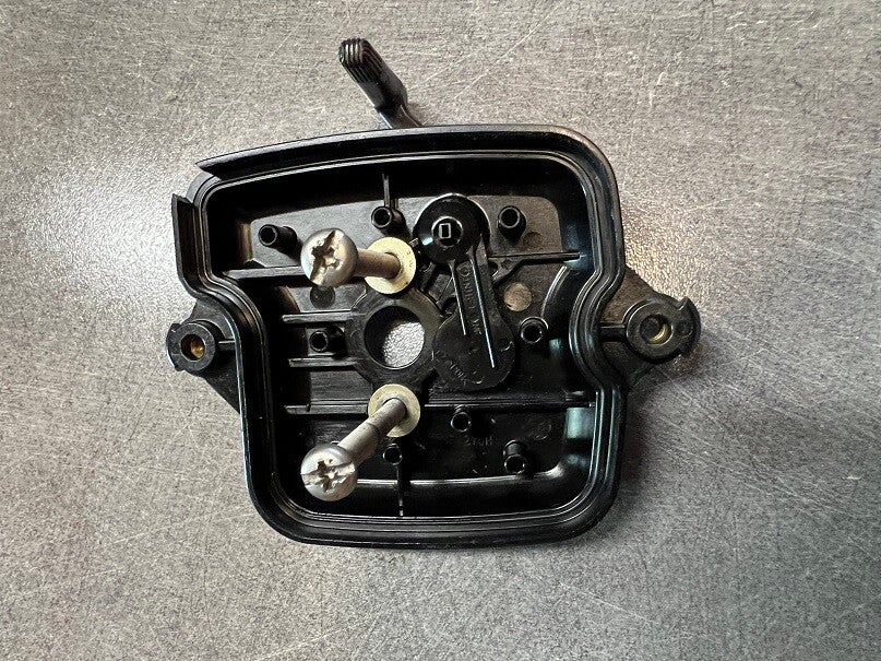 SUPPORT FILTRE A AIR D'OCCASION POUR SOUFFLEUR SHINDAÏWA EB3410 - Référence 68902-82010 / 68902 82010 / 6890282010