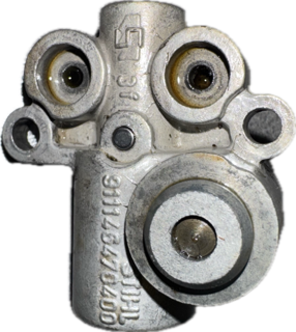 Pompe a huile occasion origine STIHL 020AV - Référence 1114-647 0400 / 1114 647 0400 / 1114-647-0400 / 11146470400