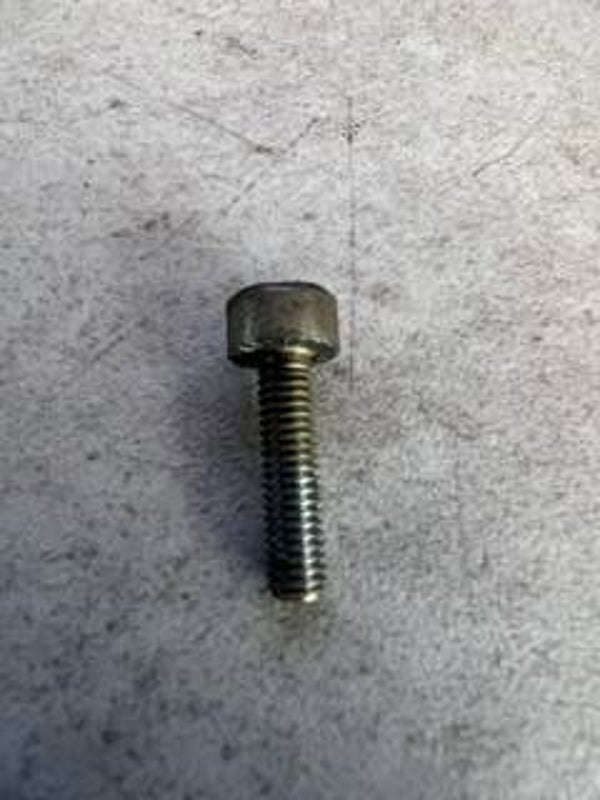 Vis cylindrique IS M4 x 16 occasion Origine Stihl - Référence 9022-313 0680 / 9022 313 0680 / 9022-313-0680 / 90223130680