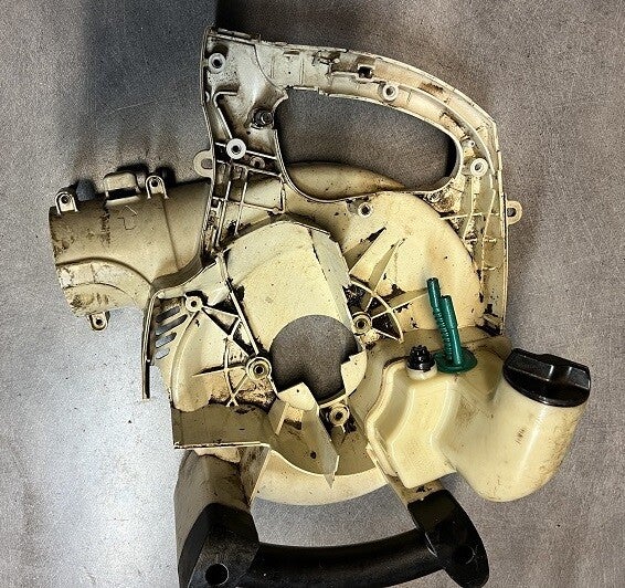 Carter de turbine intérieur avec réservoir occasion origine STIHL SH85 - Référence 4229-700 4155 / 4229 700 4155 / 4229-700-4155 / 42297004155