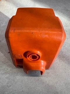 Couvercle de carter de carburateur occasion origine STIHL 021 - 023 - 025 - Référence 1123-140 1900 / 1123 140 1900 / 1123-140-1900 / 11231401900