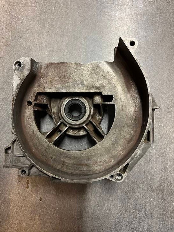 Demi carter coté rotor occasion origine STIHL FS410C - FS460C - Référence 4147-020 2602 / 4147-020 2904 / 9503-003 0310 / 9639-003 1585 / 9503-003 0242 / 9640-003 1195 / 4147-030 0403