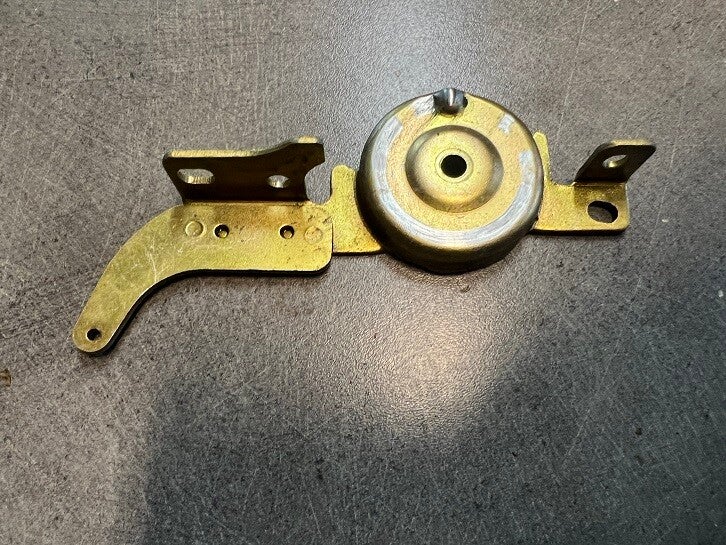 Plaque de butée d'occasion tondeuse Honda HRA2160 Moteur GXV160 Référence 54315-VA-3E40 / 54315VA3E40