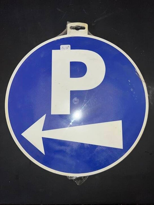 Panneau - Parking fléché à gauche D.300mm TALIAPLAST Référence 622522