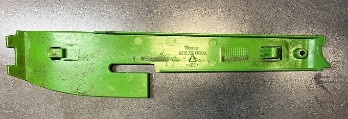 Piece de recouvrement tondeuse VICKING / STIHL MB650 KS d'occasion - Référence 6375-706 0730 / 6375 706 0730 / 6375-706-0730 / 63757060730