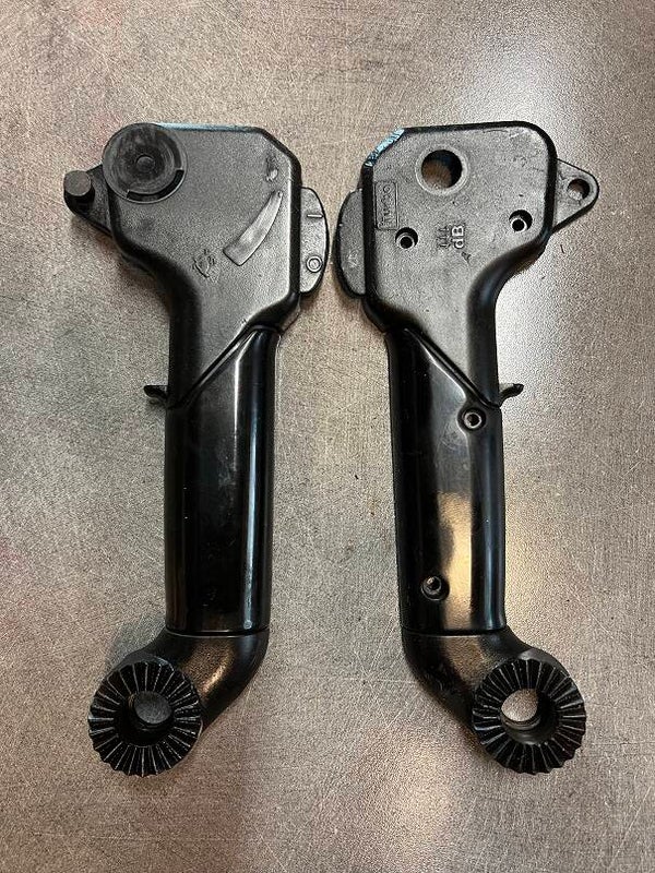 CORPS DE POIGNEE GAUCHE ET DROITE D'OCCASION POUR SOUFFLEUR SHINDAÏWA EB3410 - Référence 68209-84321 / 68209 84321 / 6820984321 / 68209-84331 / 68209 84331 / 6820984331