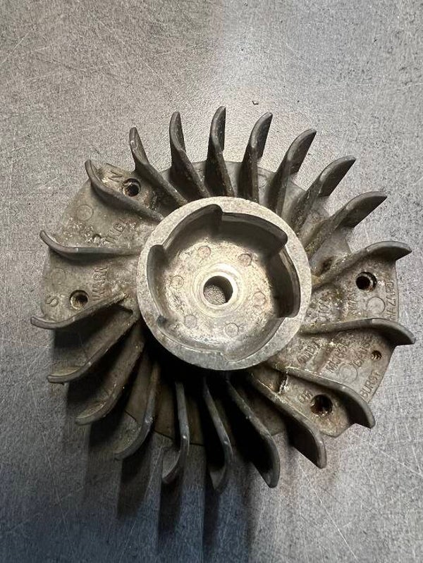 ROTOR - Occasion Origine STIHL FS400 - FS450 - Référence 4128-400 1200 / 4128 400 1200 / 4128-400-1200 / 41284001200