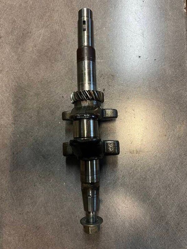 Moteur GXV160 GJ03-8053778 - Vilebrequin Moteur - transmission par cardan Référence 13310-ZE7-771