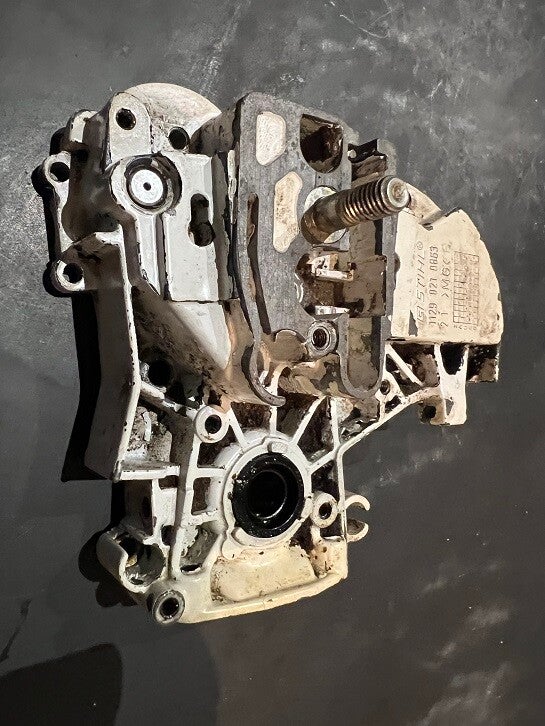 Demi-carter de vilebrequin coté embrayage MS200T OCCASION ORIGINE STIHL - Référence 1129-020 2903 / 1129 020 2903 / 1129-020-2903 / 11290202903