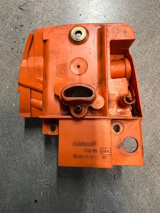 Carter de carburateur occasion origine STIHL FS400 - Référence  4128-121 0101 /  4128 121 0101 /  4128-121-0101 / 41281210101