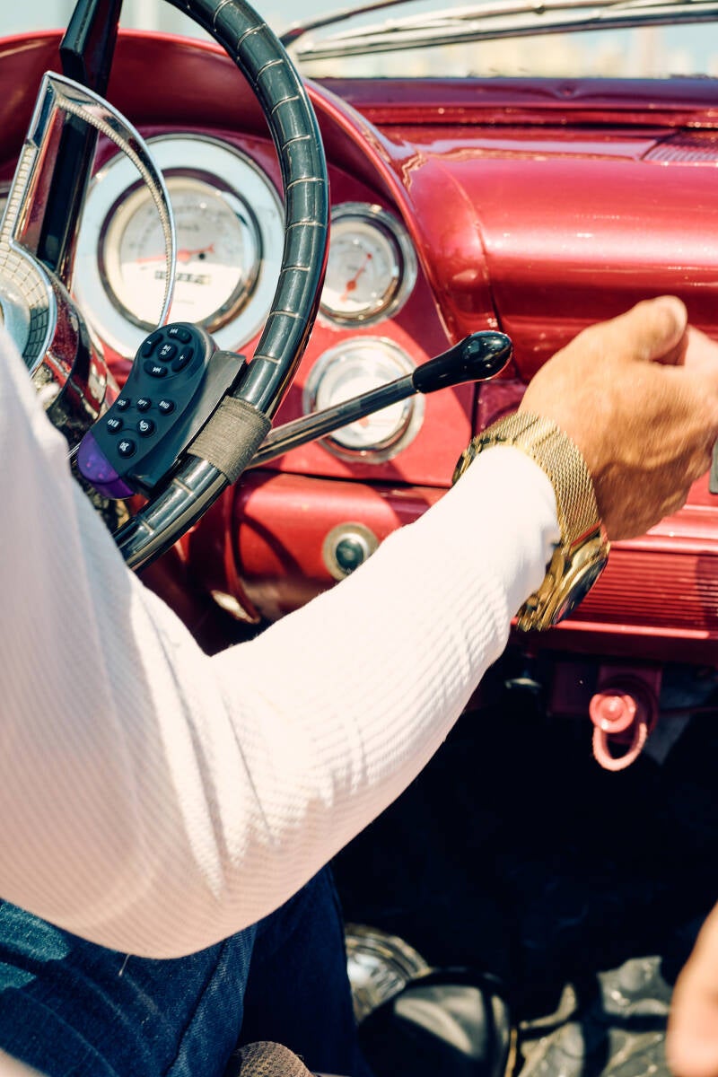 taxi-driver-03-standard-5c9b5n.jpg