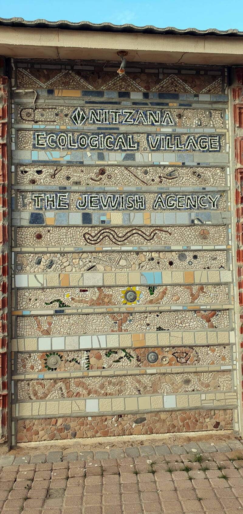 aan hen die hier vandaan komen.