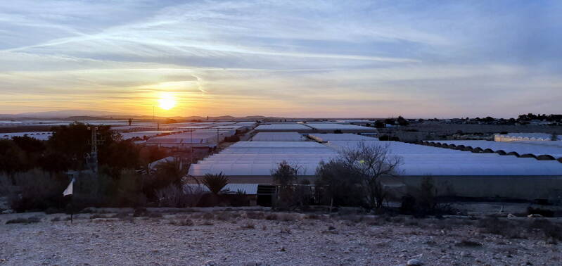 Dit was de eerste boer, waar we touwtjes gingen knopen. &#039;s avonds gingen we terug om op dit hoogste punt uit te kijken.