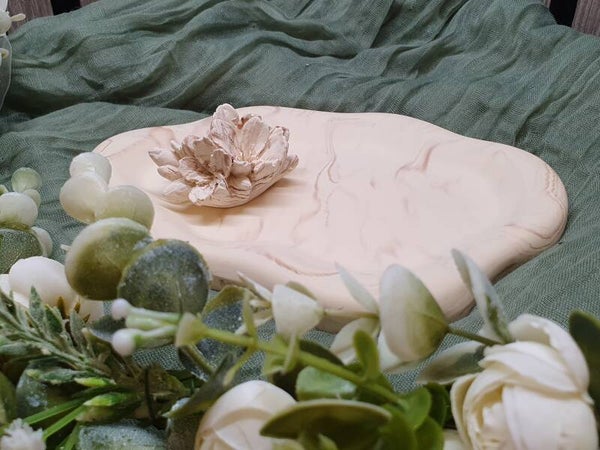 Marmoriertes Wellentablett