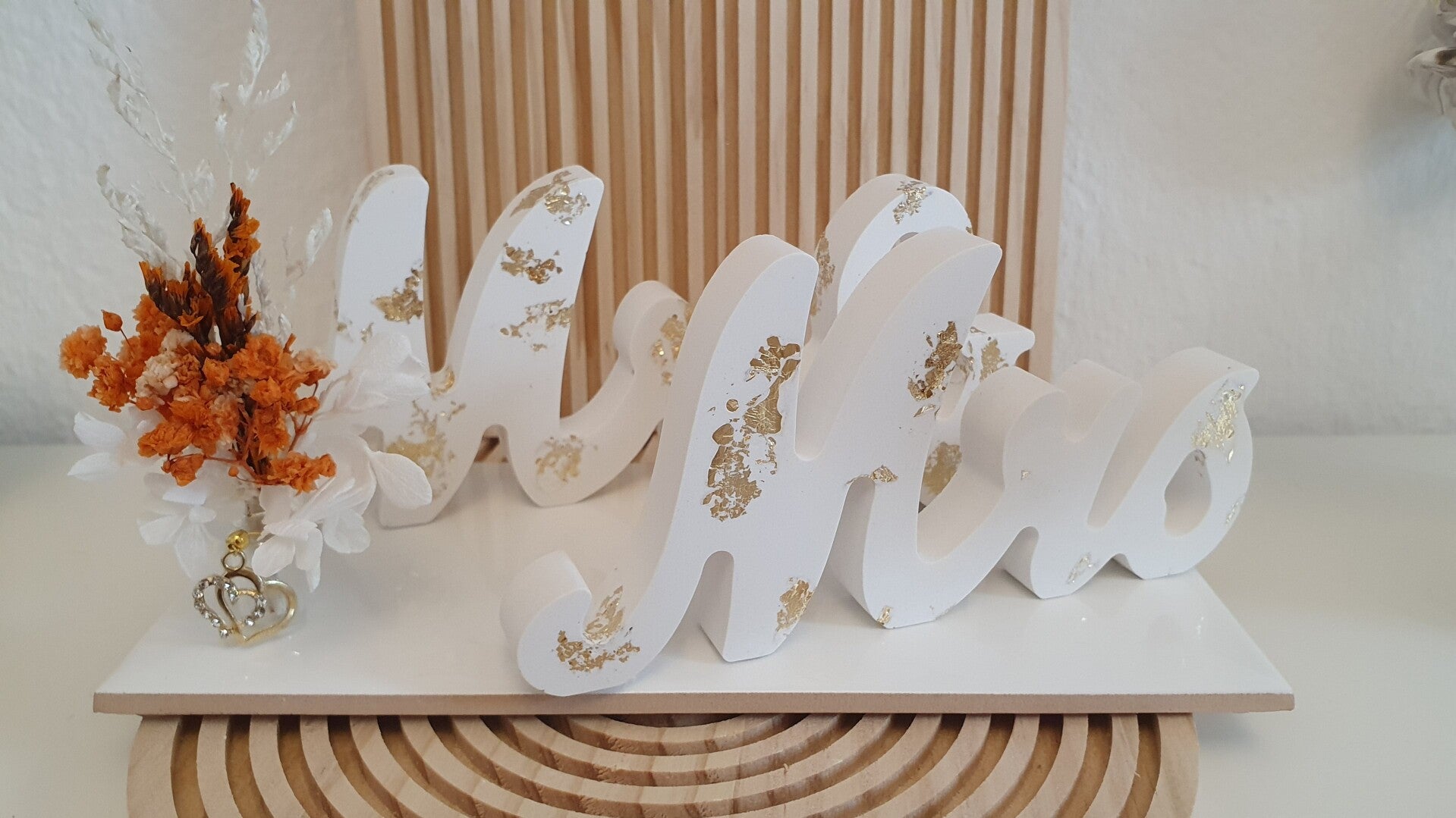 Schriftzug "Mr & Mrs" auf Retro-Fliese