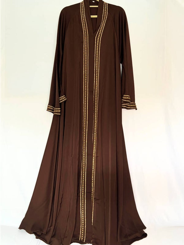 Abaya Noor – Dunkelbraun mit goldenen Akzenten