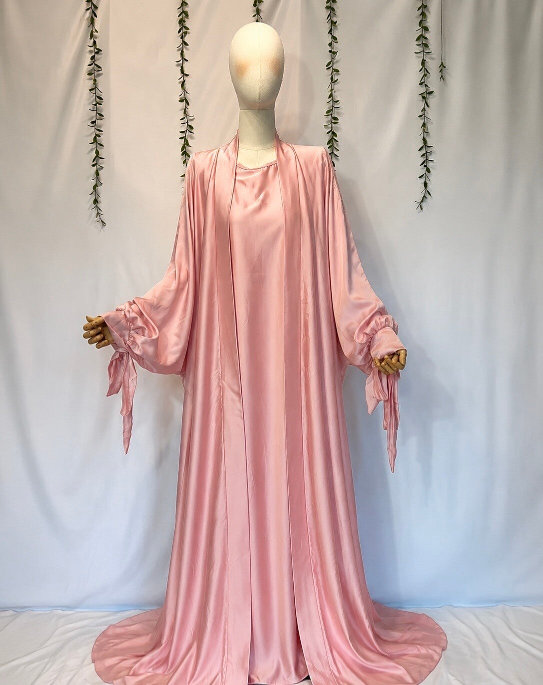 Abaya elegant mit Unterkleid