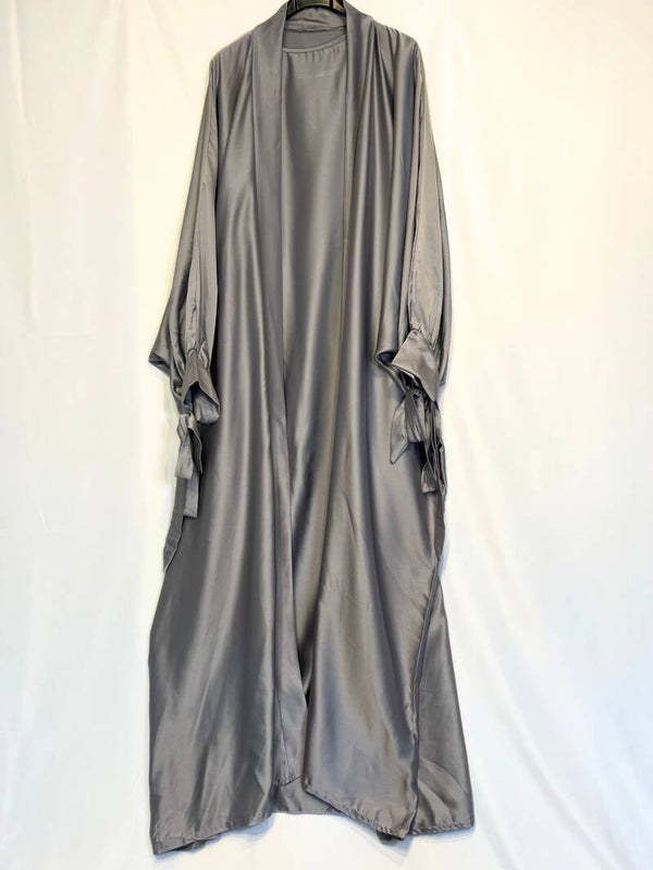 Abaya elegant mit Unterkleid