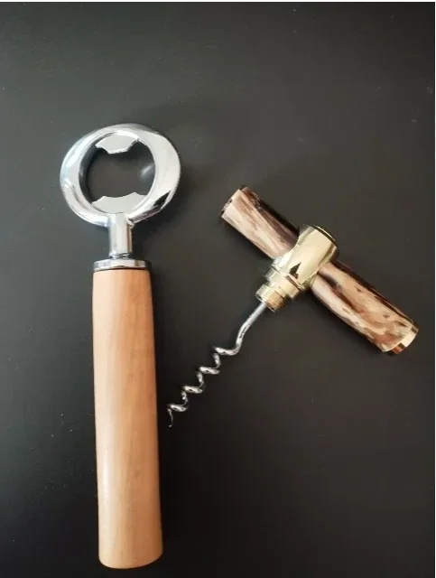 Tire-bouchon et décapsuleur artisanaux avec manches en bois