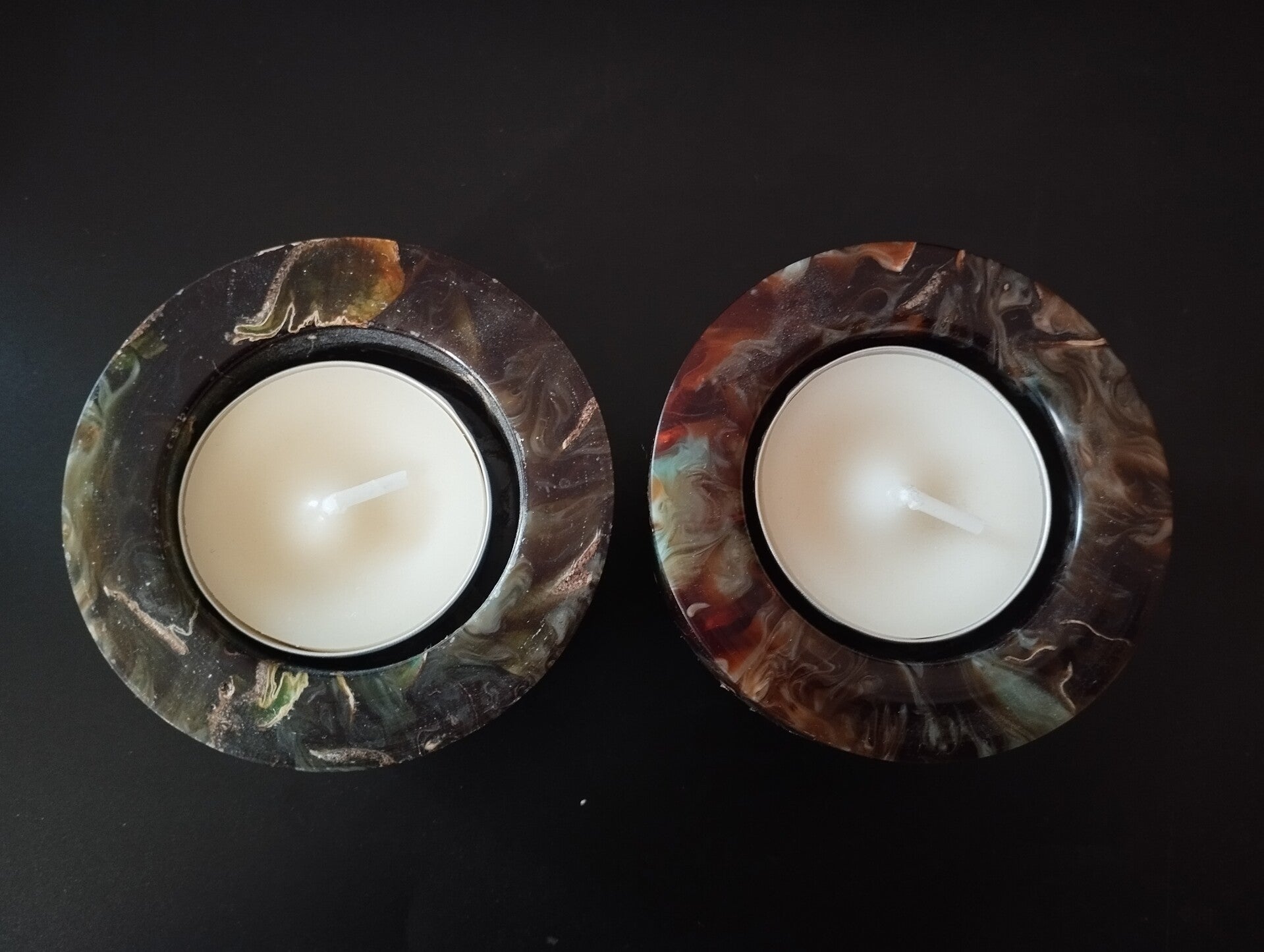 Duo Jardin Coloré – Lot de 2 porte-bougies en pot-pourri et résine colorée