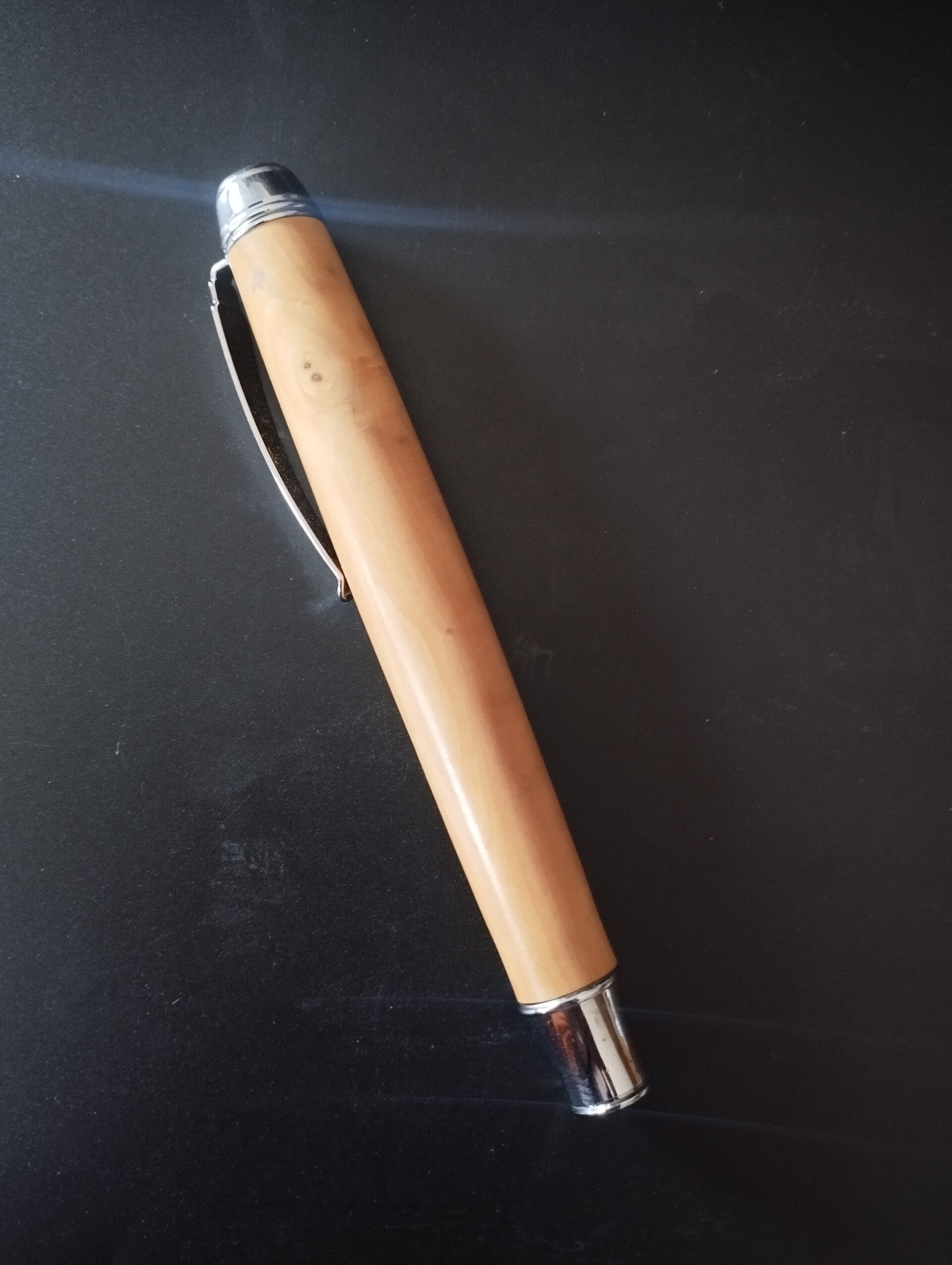Précision de Buis – Pince à épiler en bois de buis