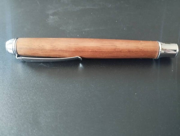 Précision du Verger – Pince à épiler en bois de poirier