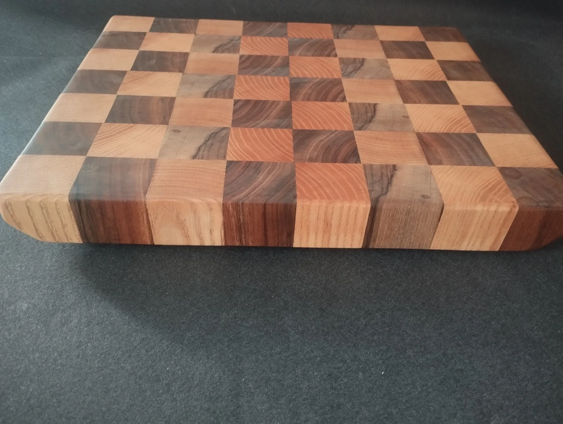 Albâtre - Falaises – Planche en frêne et noyer