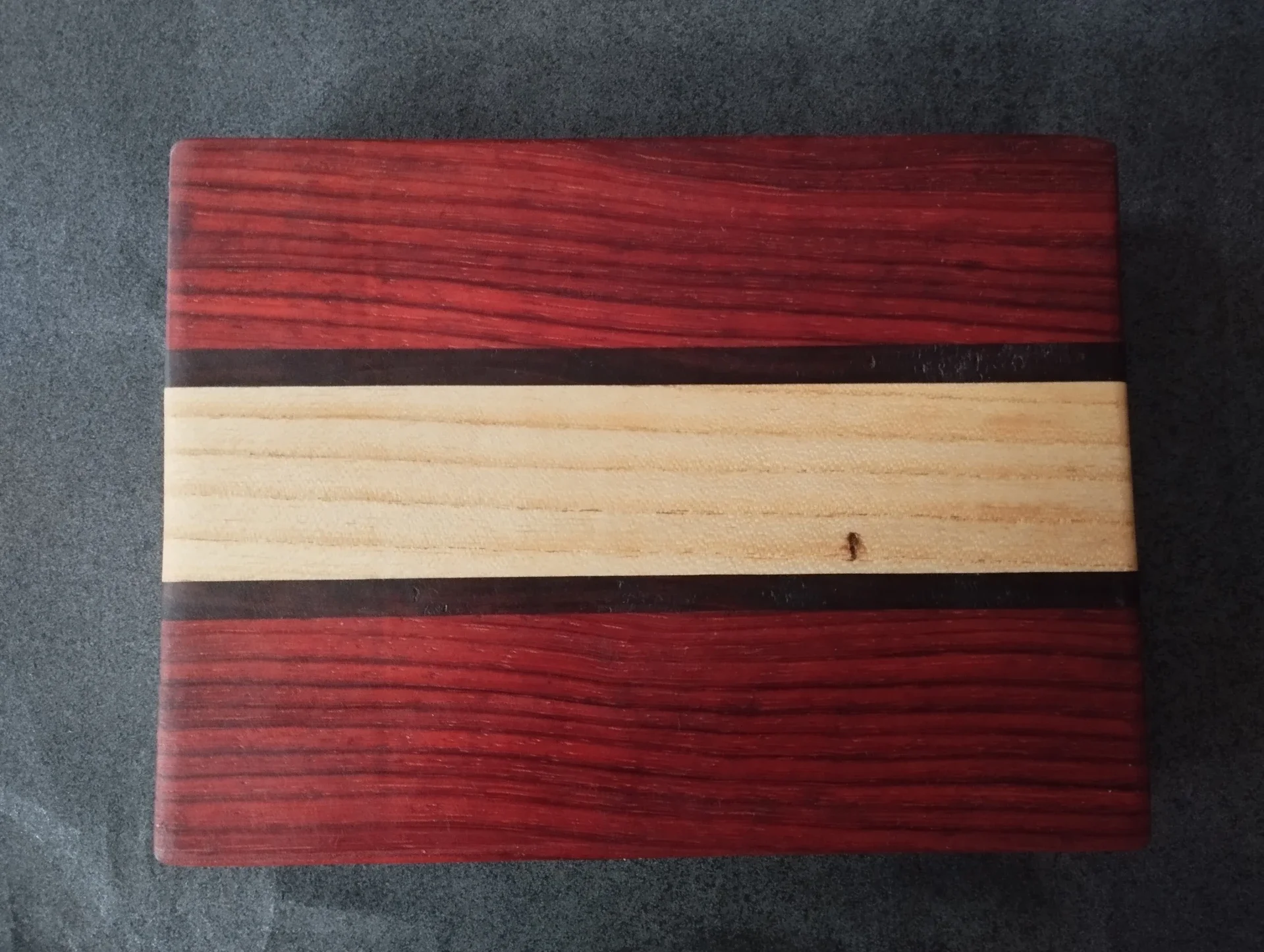 Grenat – Dessous de plat en bois massif