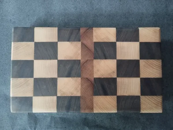 Échiquier - Planche apéro en bois de bout