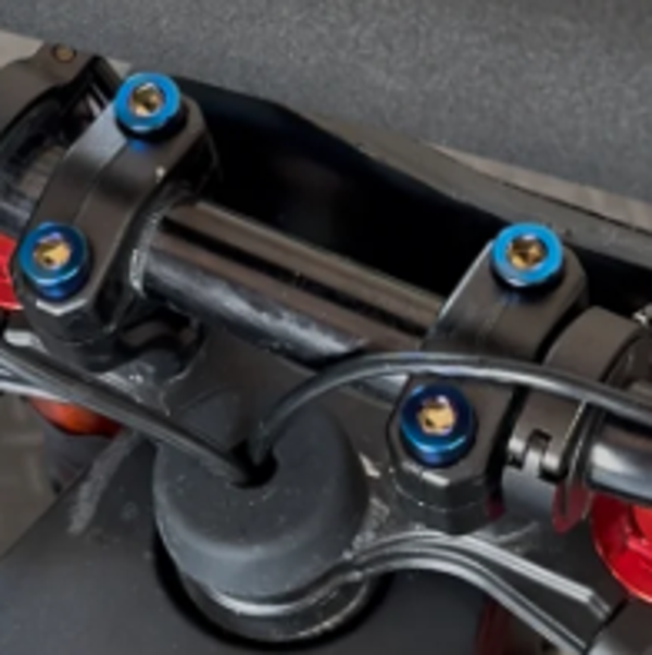 tutio direct mount bolts