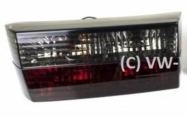 Heldere zwart/rood achterlicht links  Golf 1 ook cabrio
