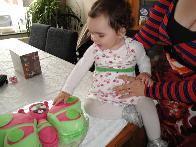 De allereerste taart voor mijn dochter. Vlinder van BabyTV