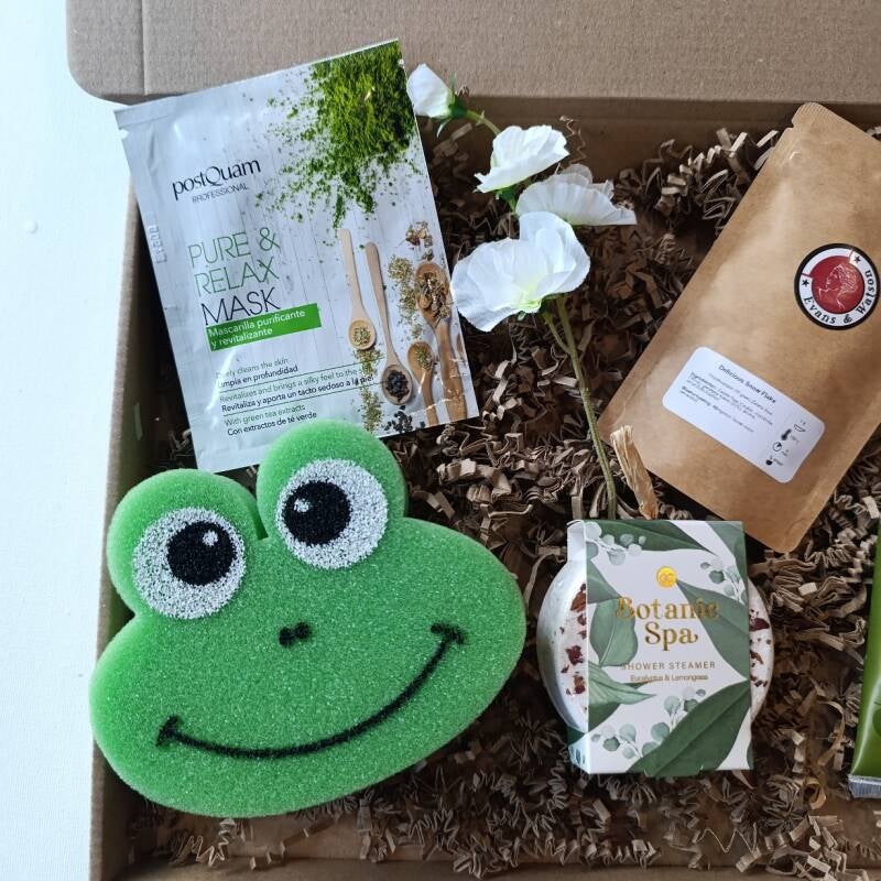 Verras iemand met een klein maar liefdevol gebaar Dit brievenbus opkikkertje is perfect om iemand een moment van ontspanning te geven. Ideaal voor een vriendin, collega, familielid of gewoon voor jezelf.  De compacte wellnessbox past door de brievenbus en