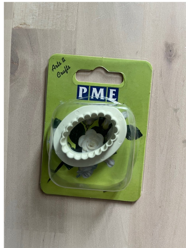 PME Oval Cutter small