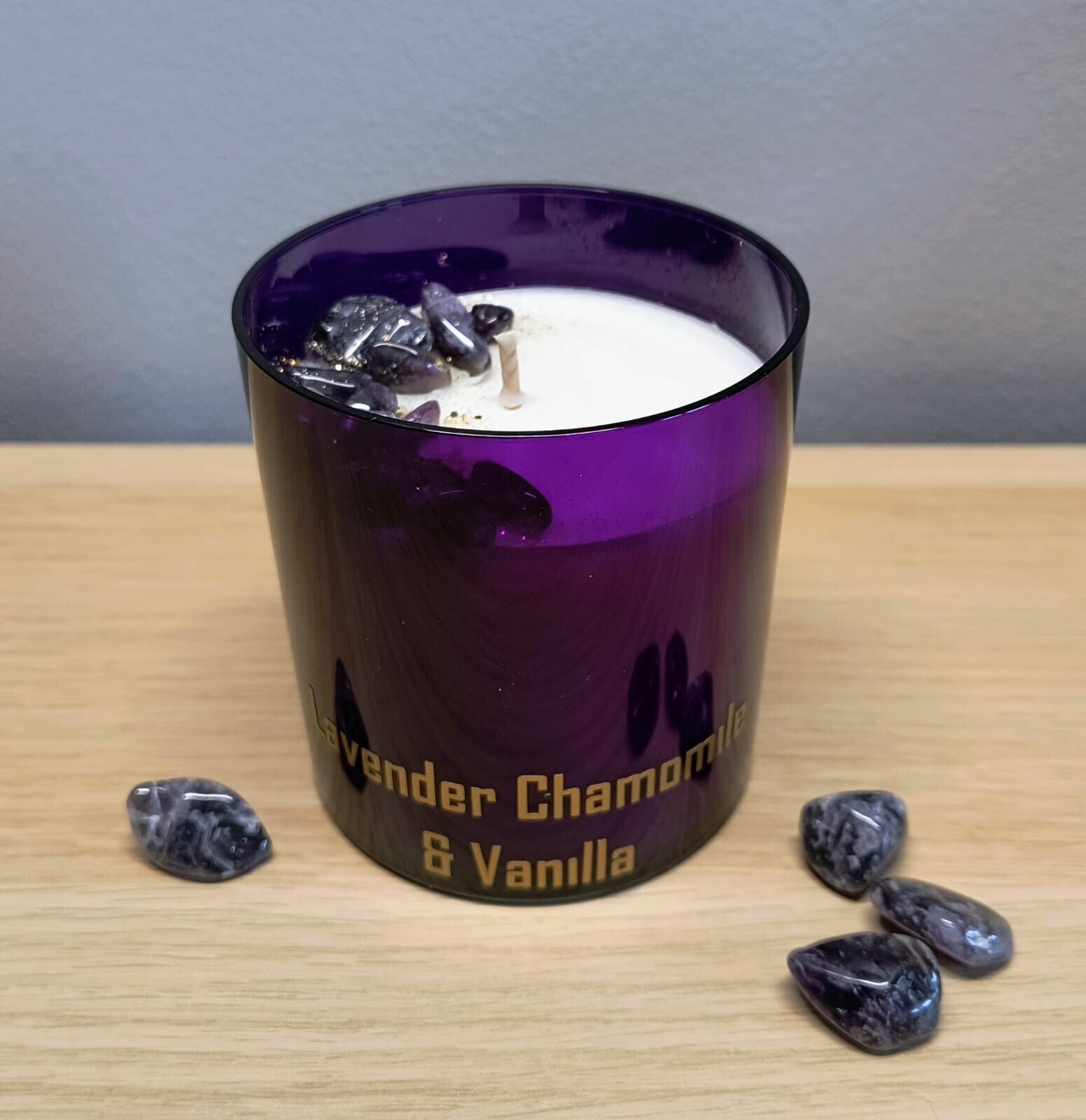 Edelsteen kaars Amethist, Lavender, Chamomile & Vanilla.