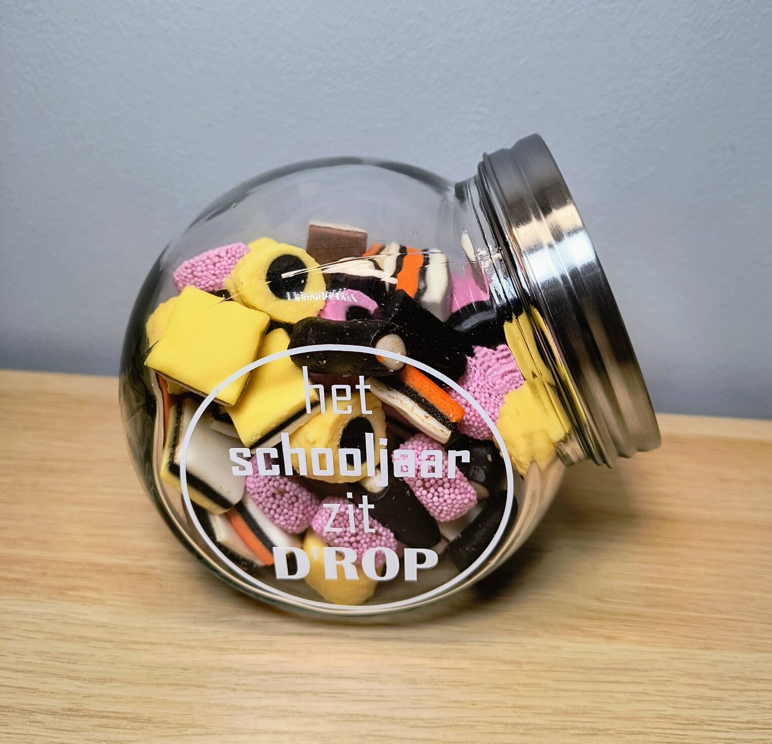 Snoeppot met 400gr drop.