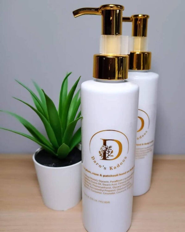 Damson Plum, Roses & Patchoulli bodylotion.