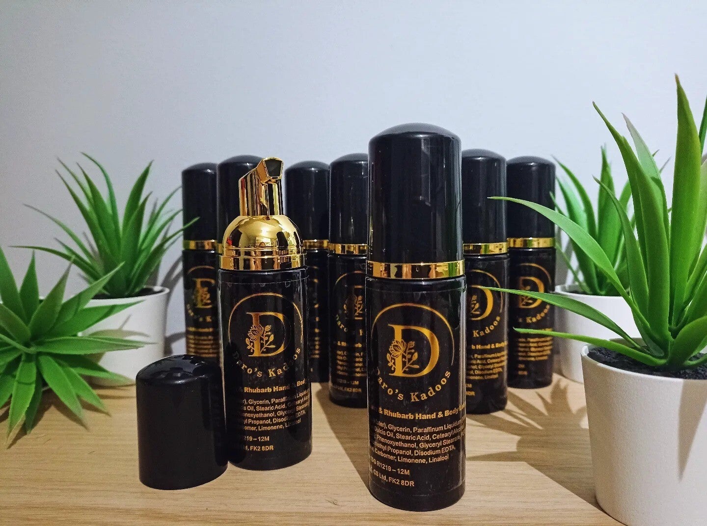 Black Plum & Rhubarb handcréme.