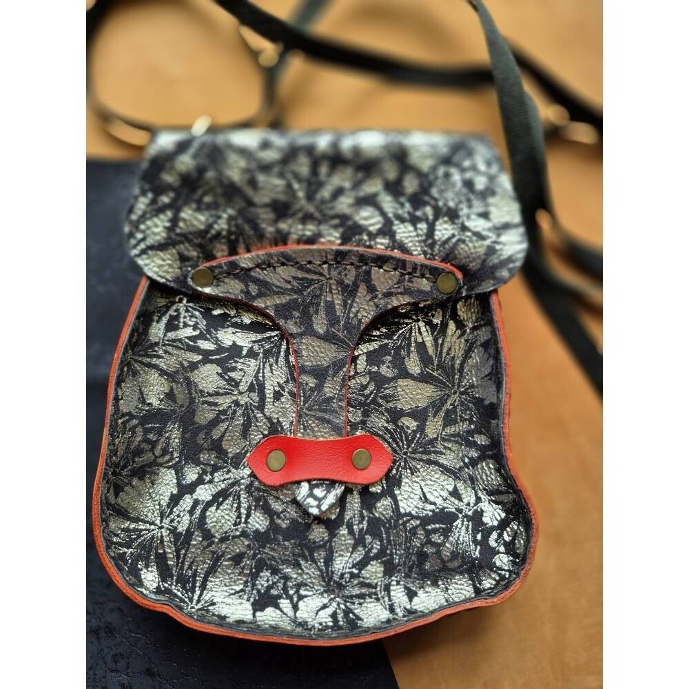 "Folium Art" - Handgenähte Ledertasche, Unikat