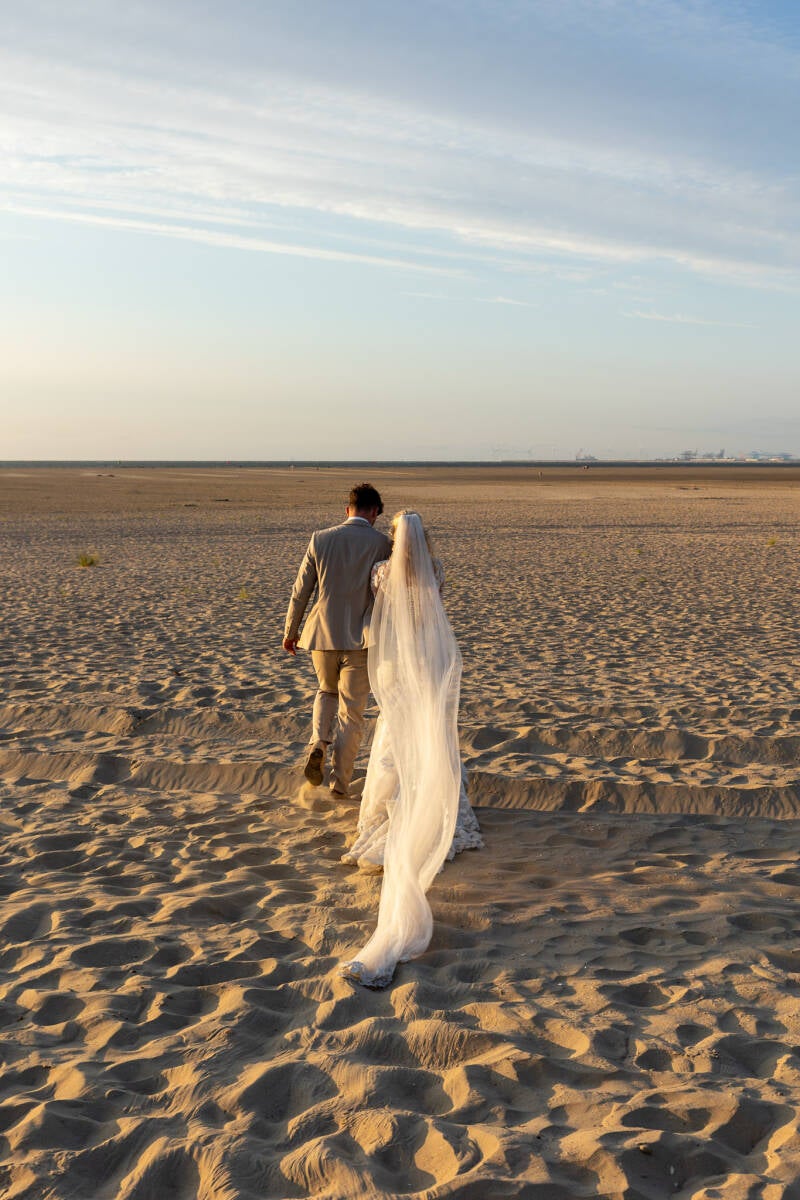 trouwfotos-strand-ouddorp-zonsondergang-26-standard.jpg