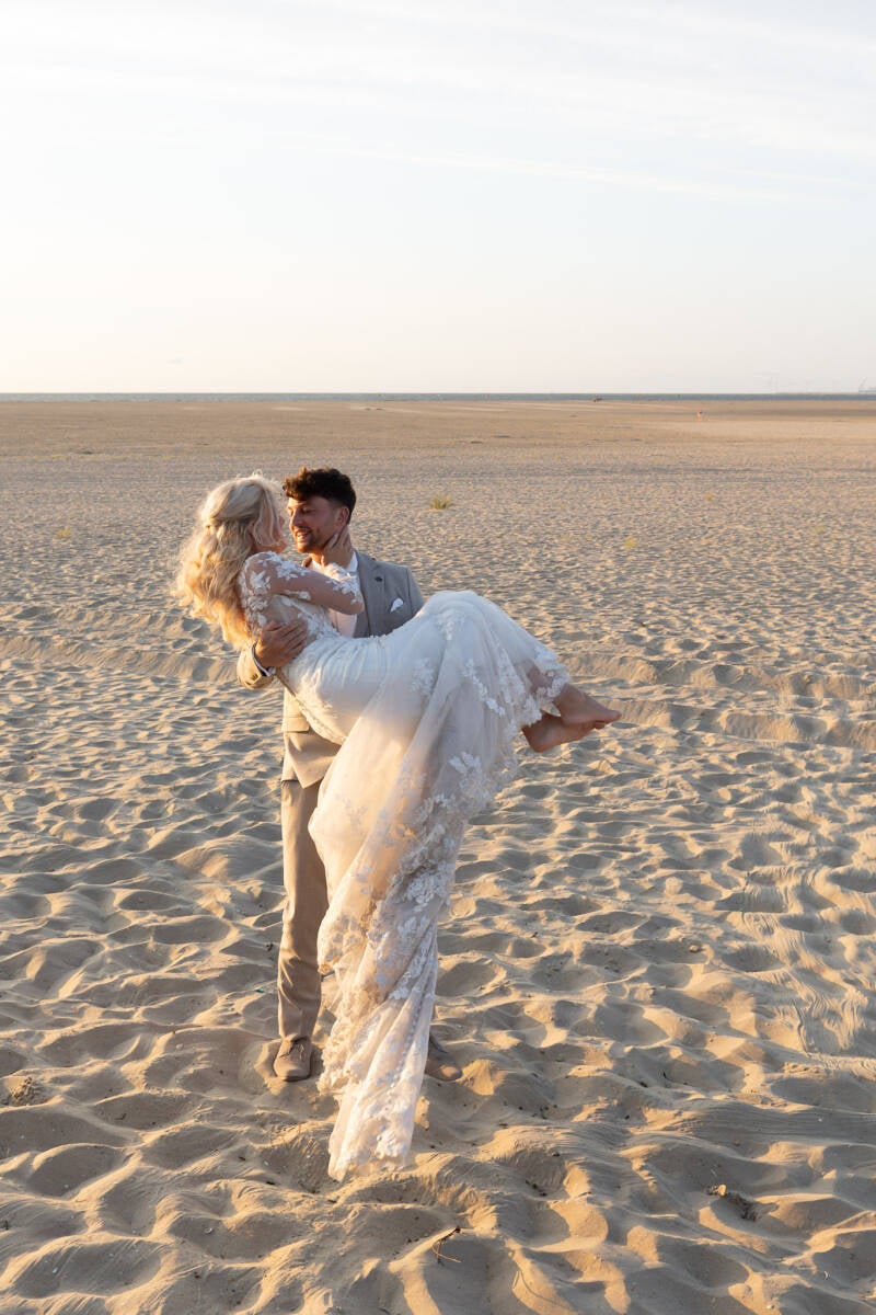 trouwfotos-strand-ouddorp-zonsondergang-34-standard.jpg