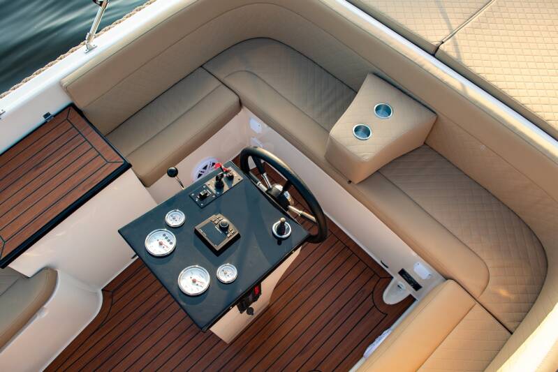 Lago Amore 633 Tendersloep 6,5 meter 8 personen